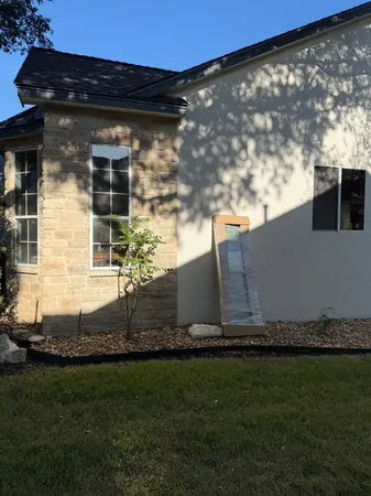 Windows of Austin project photo 16