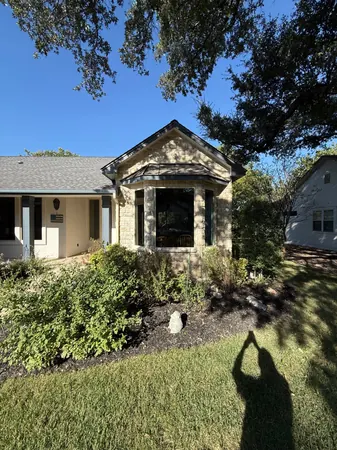 Windows of Austin project photo 19